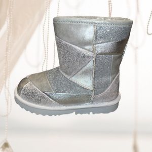 NEW UGG Classic Short II Patchwork 10T
